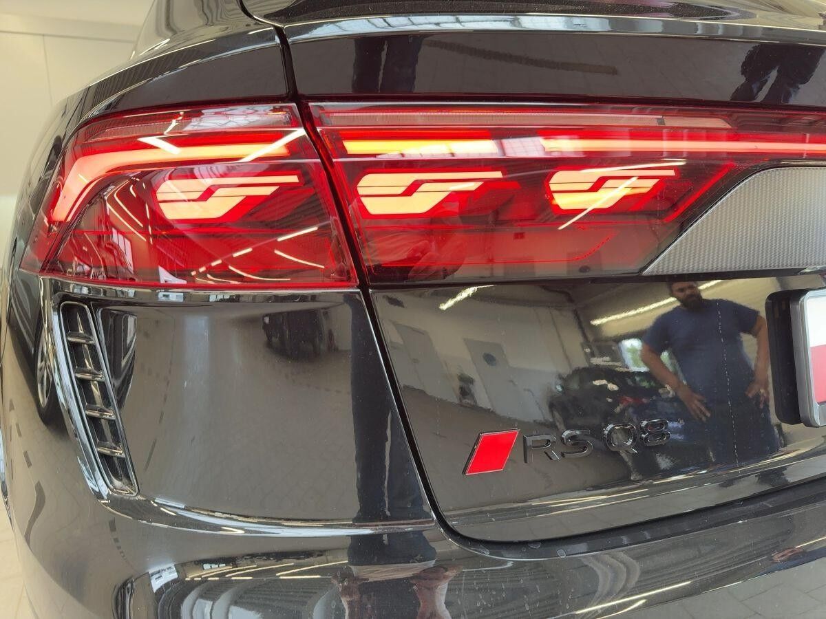 Audi RS Q8 performance Head-Up Standh. Pano Laser B&O AHK Audi RS Q8 performance Head-Up Standh. Pano Laser B&O AHK