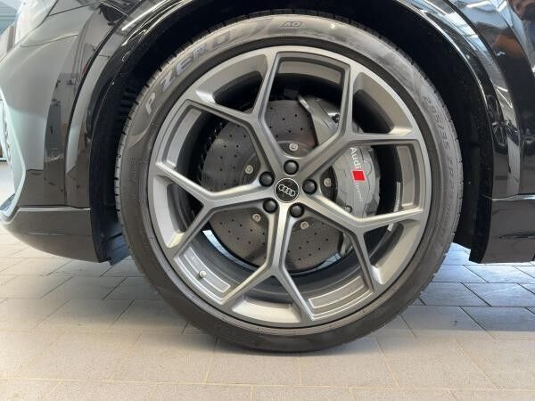 Audi RS Q8 performance Head-Up Standh. Pano Laser B&O AHK