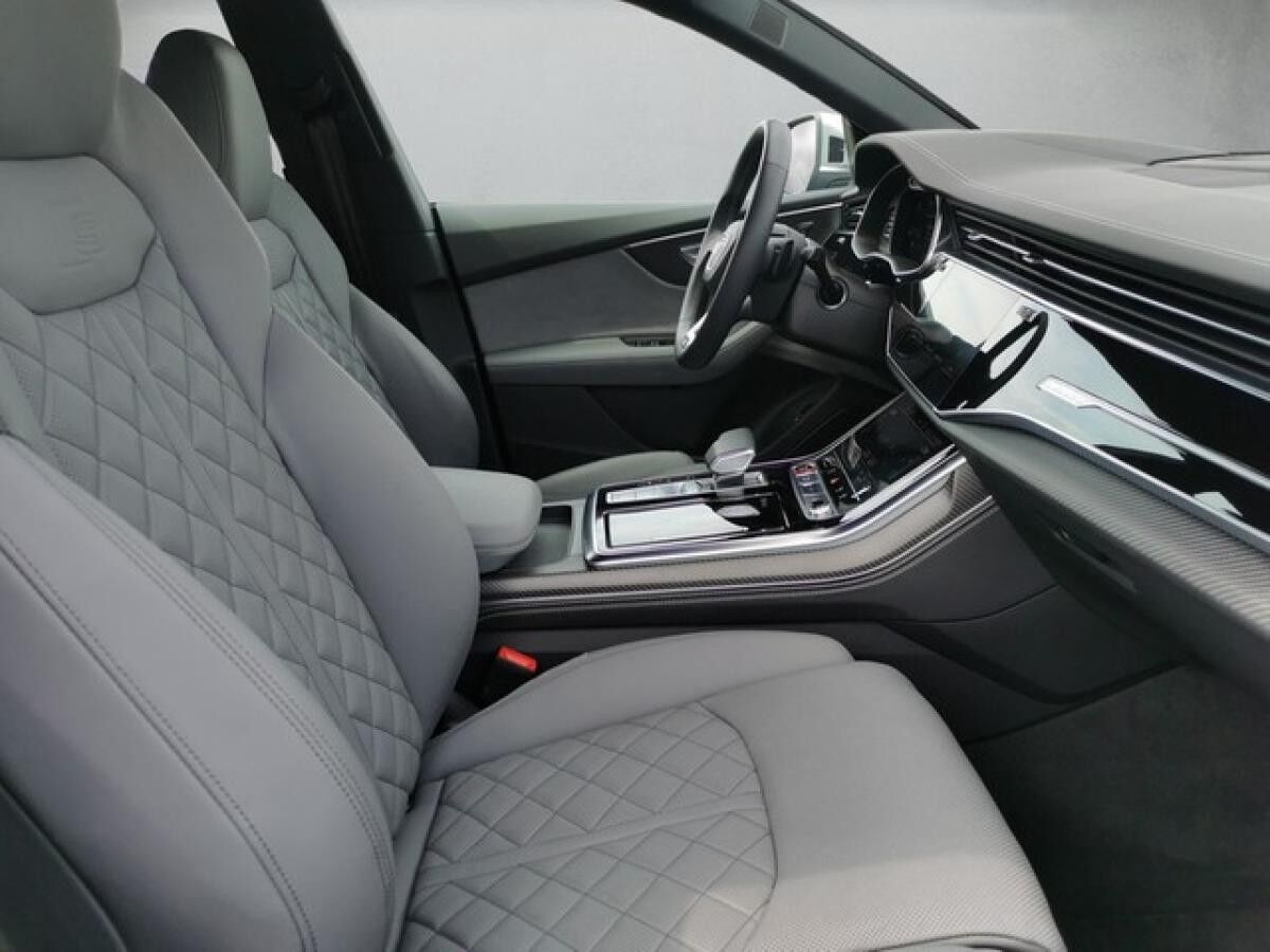 Audi SQ8 SUV TFSI quattro tiptronic AHK*HUD*LASER*B&O