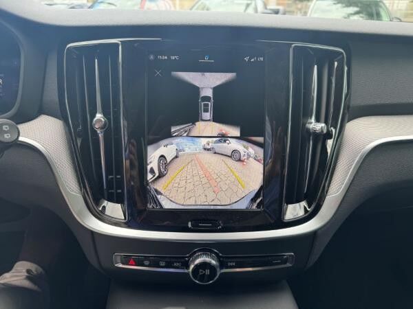 Volvo V60 T6 Plug-in Hybrid AWD Plus Dark+LagomPak+