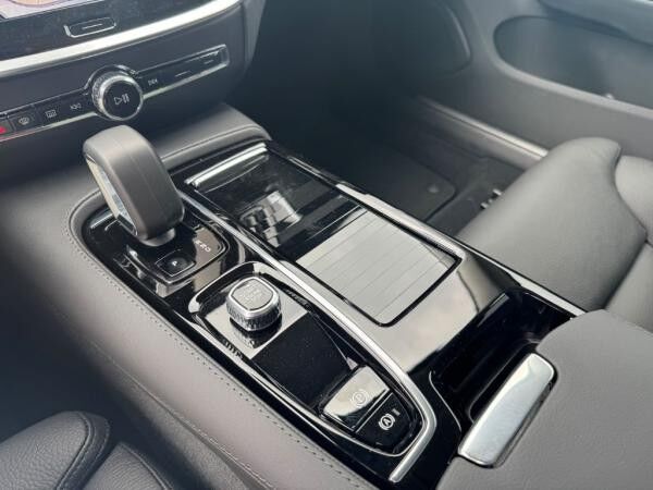 Volvo V60 T6 Plug-in Hybrid AWD Plus Dark+LagomPak+