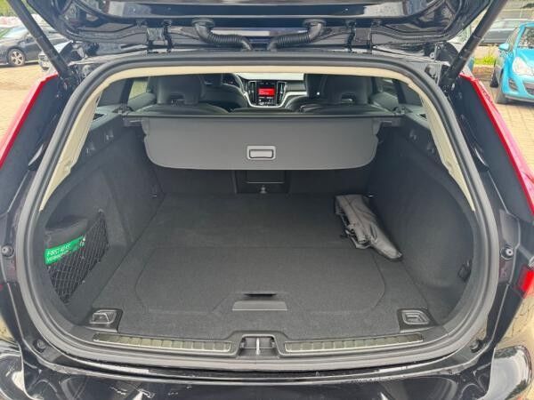 Volvo V60 T6 Plug-in Hybrid AWD Plus Dark+LagomPak+