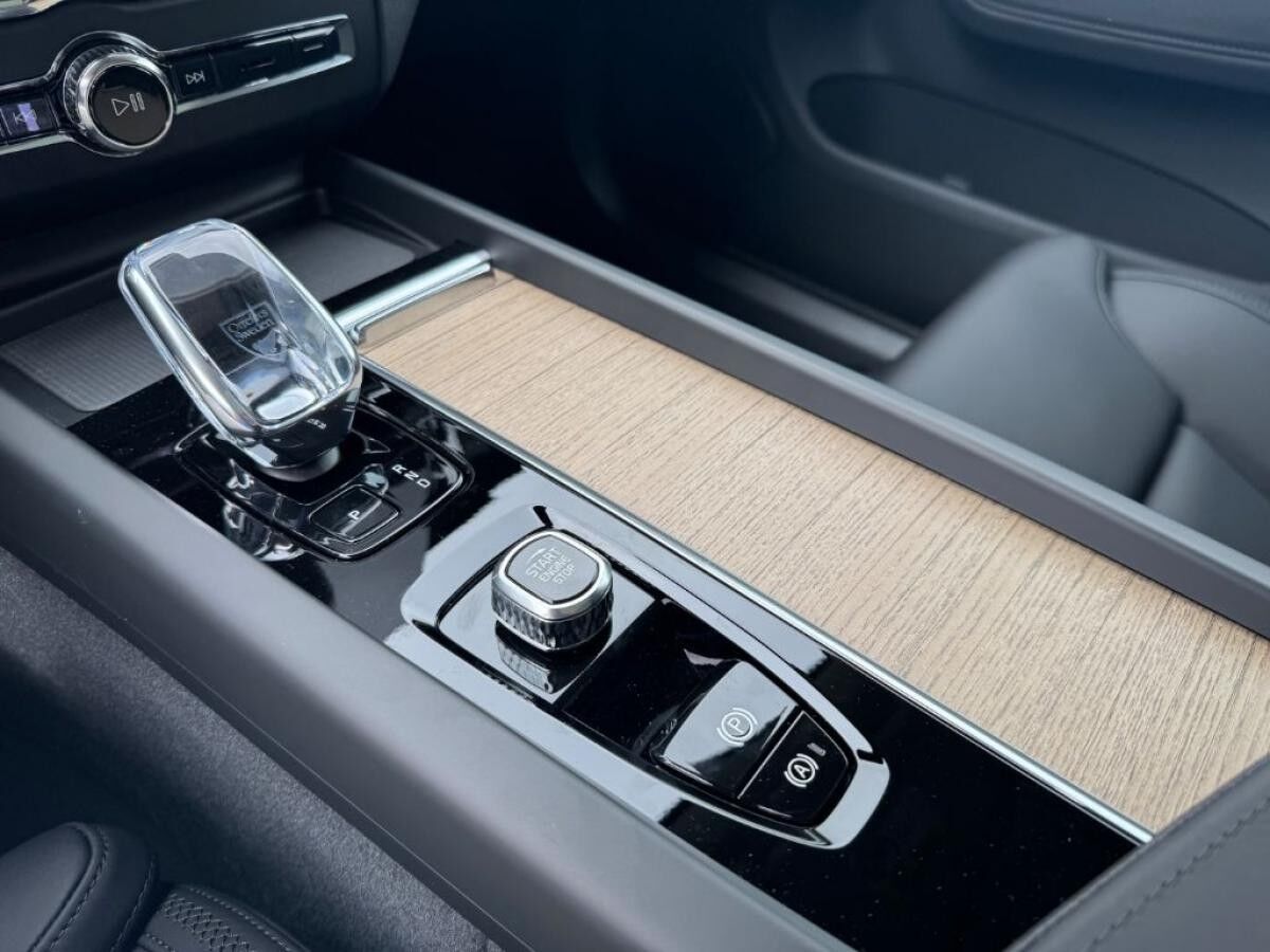 Volvo XC60 T6 AWD Plus Dark+LagomPak+AHZV+SOFORT