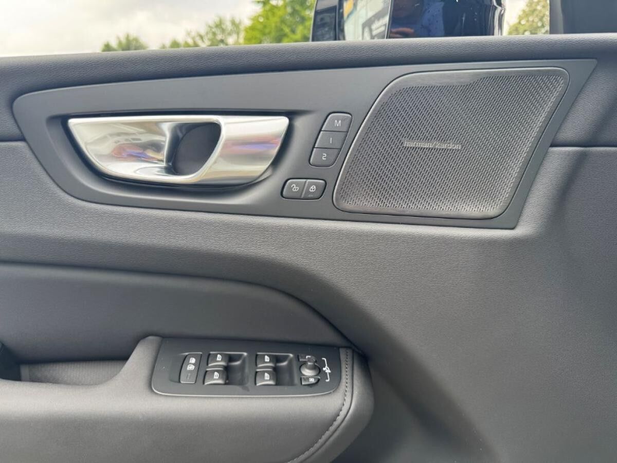 Volvo XC60 T6 AWD Plus Dark+LagomPak+AHZV+SOFORT