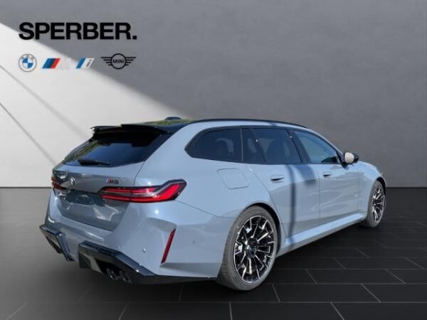 BMW M5 Tour.Comfort Pkt.,Panorama,AHK,Sitzbelüft.,M Comp.-Bremse,uvm.