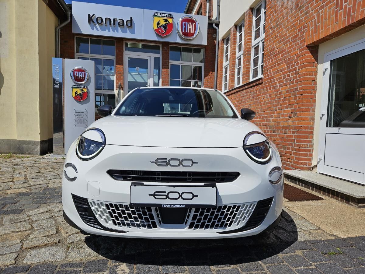Fiat 600 1.2T MHEV 136 PS - sofort verfügbar - LED - PDC - Automatik