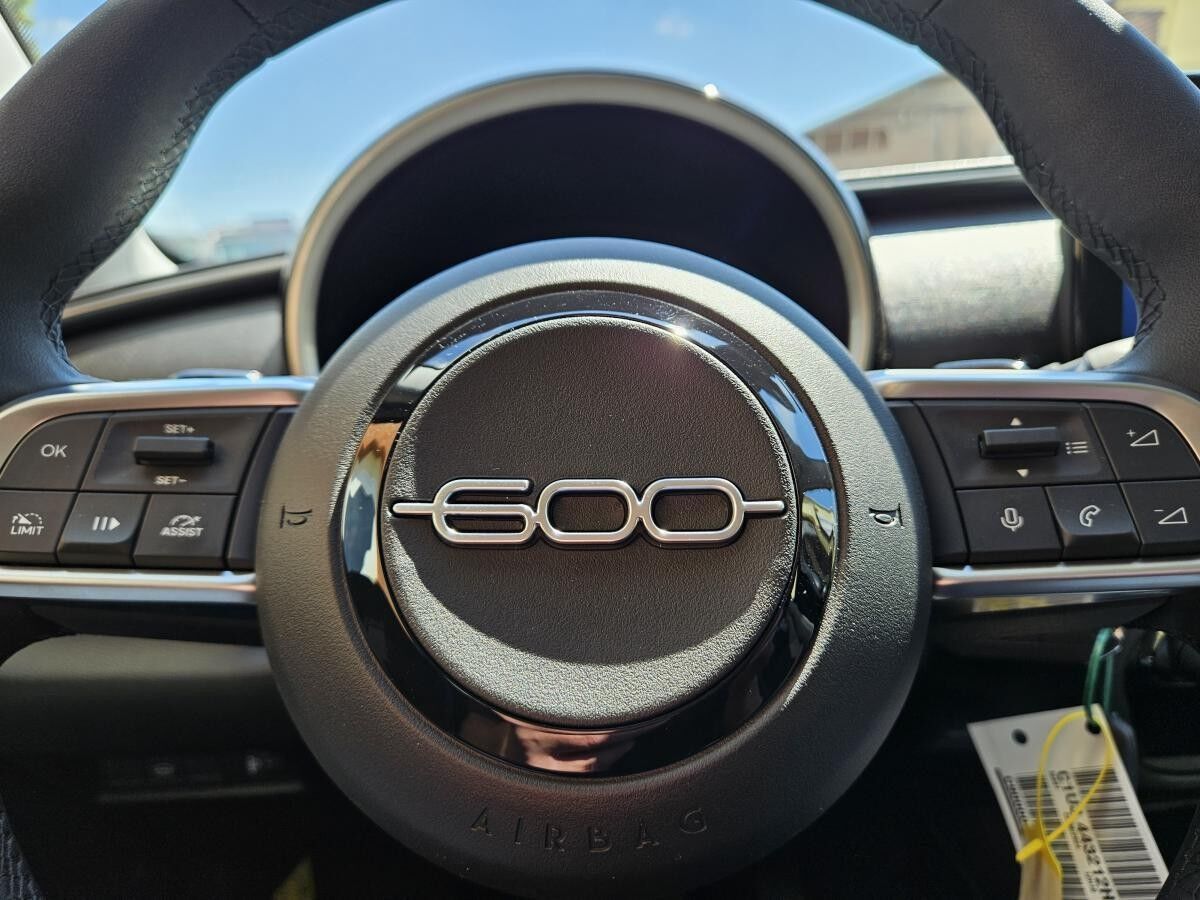 Fiat 600 1.2T MHEV 136 PS - sofort verfügbar - LED - PDC - Automatik