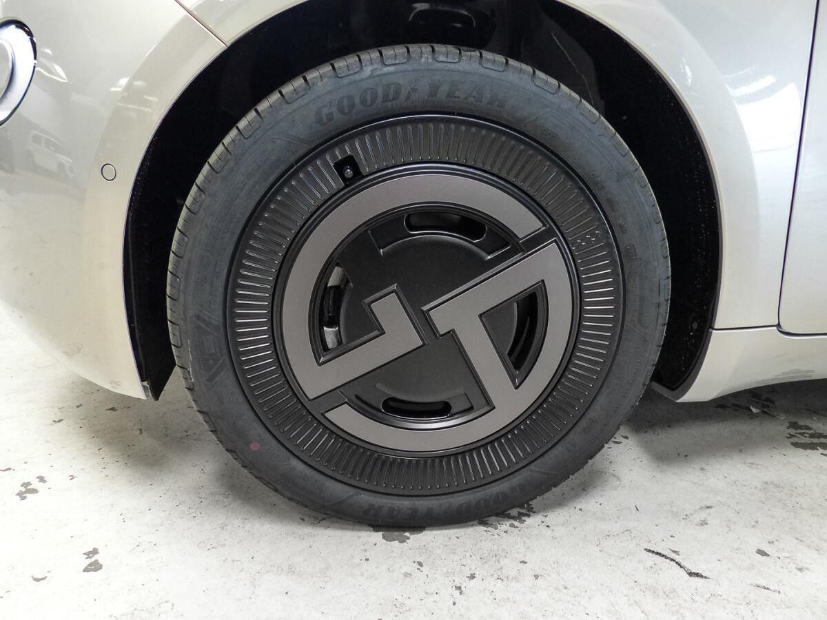 Fiat 500e 42 kWh GIORGIO ARMANI Collector's Edition