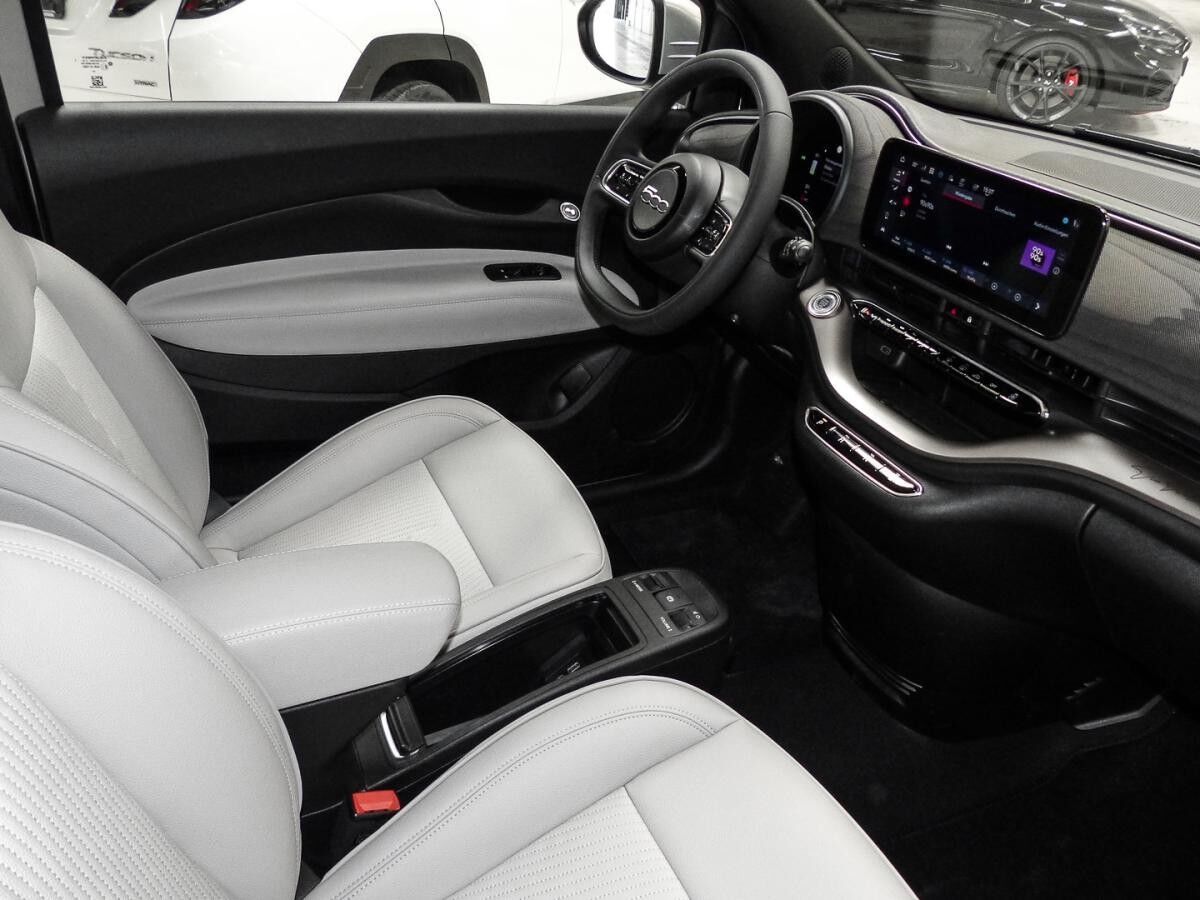 Fiat 500e 42 kWh GIORGIO ARMANI Collector's Edition