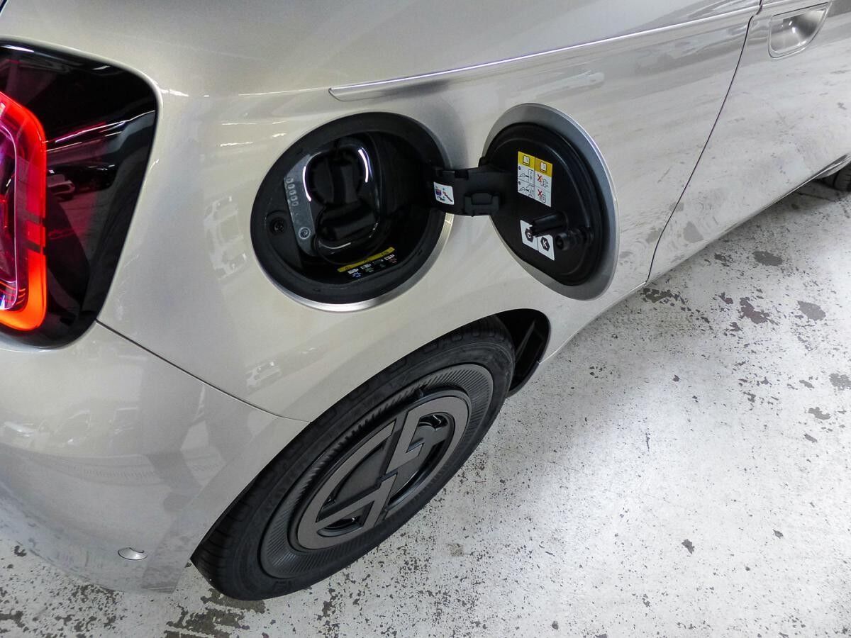 Fiat 500e 42 kWh GIORGIO ARMANI Collector's Edition