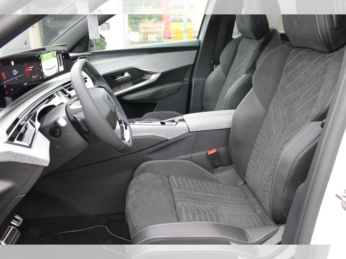 Peugeot 5008 GT Hybrid 145 e-DSC6