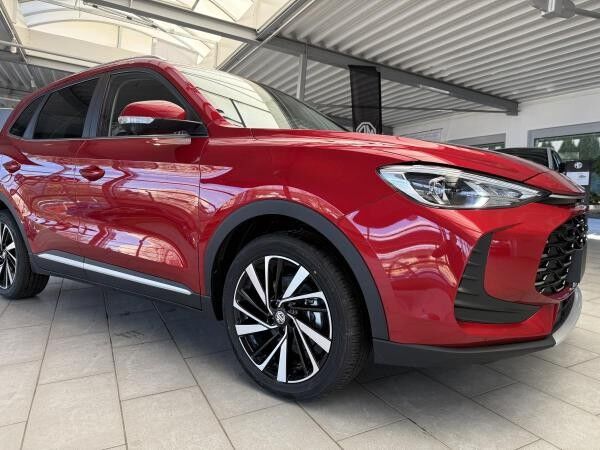 MG ZS 1.5 Hybrid+ Luxury (Privat)