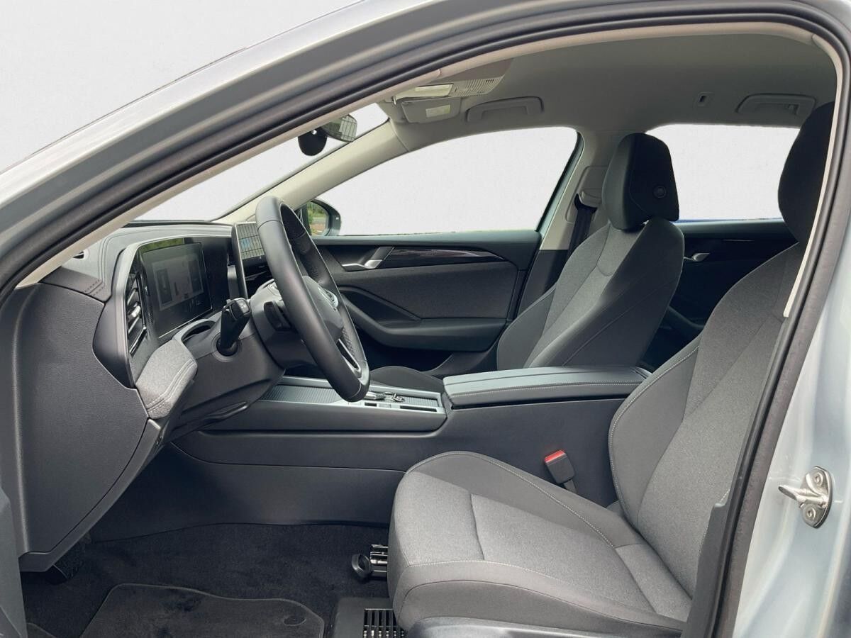 Volkswagen Passat Variant 1.5 eTSI DSG Navi Kamera ACC