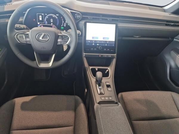 Lexus LBX inkl. Komfort Paket & Sonderlackierung | sofort verfügbar in Leipzig