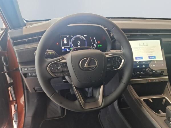 Lexus LBX inkl. Komfort Paket & Sonderlackierung | sofort verfügbar in Leipzig
