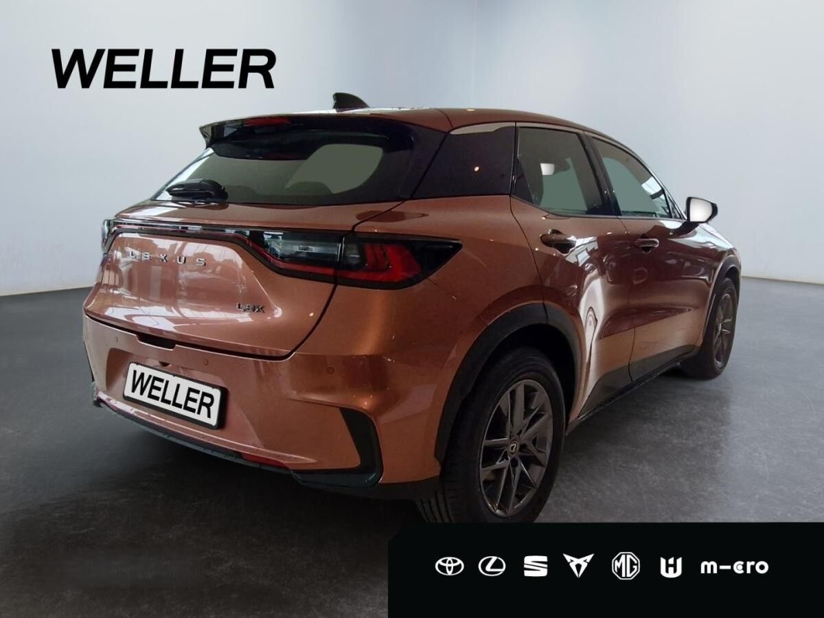 Lexus LBX inkl. Komfort Paket & Sonderlackierung | sofort verfügbar in Leipzig Lexus LBX inkl. Komfort Paket & Sonderlackierung | sofort verfügbar in Leipzig