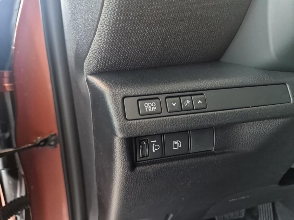 Lexus LBX inkl. Komfort Paket & Sonderlackierung | sofort verfügbar in Leipzig Lexus LBX inkl. Komfort Paket & Sonderlackierung | sofort verfügbar in Leipzig