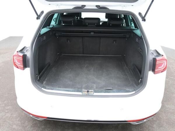 Volkswagen Passat Variant R-Line 2.0TDI 4M DSG/ Matrix, AHK