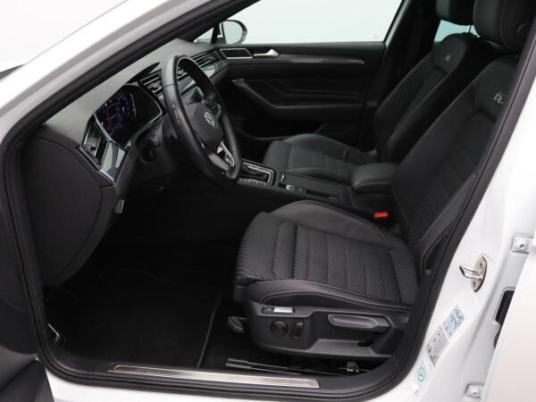 Volkswagen Passat Variant R-Line 2.0TDI 4M DSG/ Matrix, AHK