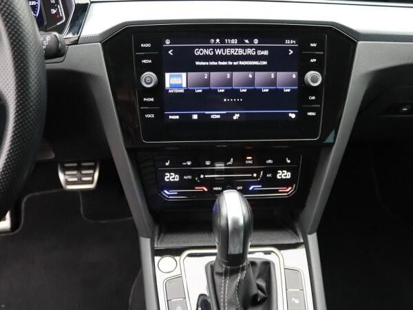Volkswagen Passat Variant R-Line 2.0TDI 4M DSG/ Matrix, AHK