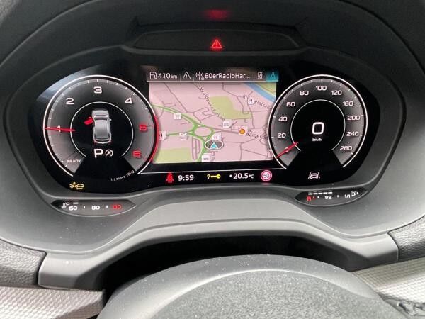 Audi Q2 35 TDI quattro LED Navi AHK Kamera