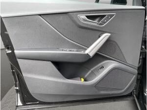 Audi Q2 35 TDI quattro LED Navi AHK Kamera
