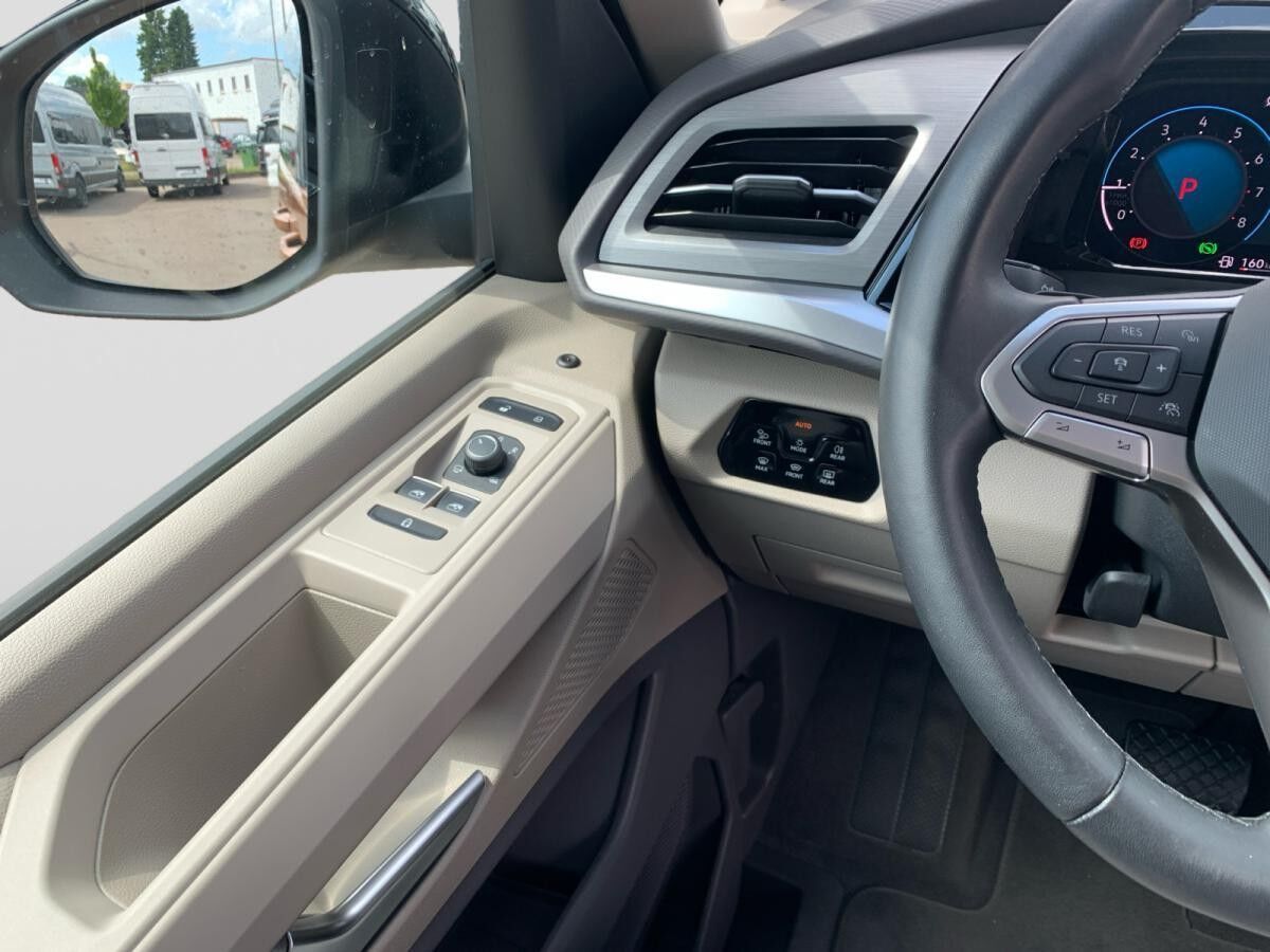 Volkswagen T7 Multivan LIFE 2,0TSI TRAVEL MATRIX NAVI AHK