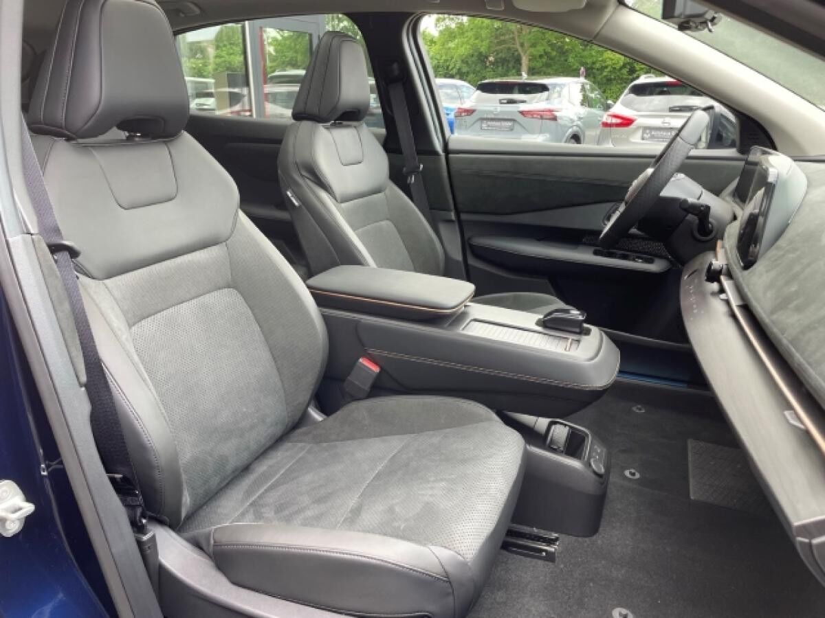 Nissan Ariya EVOLVE e-4ORCE 87kWh 306PS HUD El. Panodach Navi Leder Digitales Cockpit