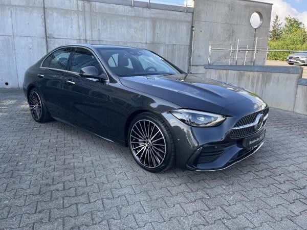 Mercedes-Benz C 300 d AMG+AHK+Distr+Burmester+KeyGo+HeadUp+19"