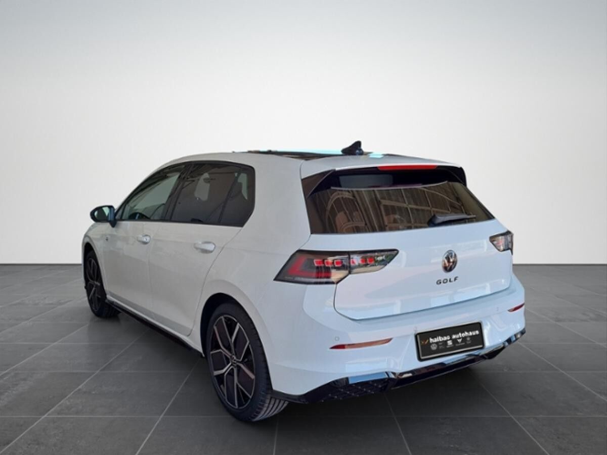 Volkswagen Golf 1.5 eTSI DSG R-Line+BLACKSTYLE+IQLIGHT+NAVI