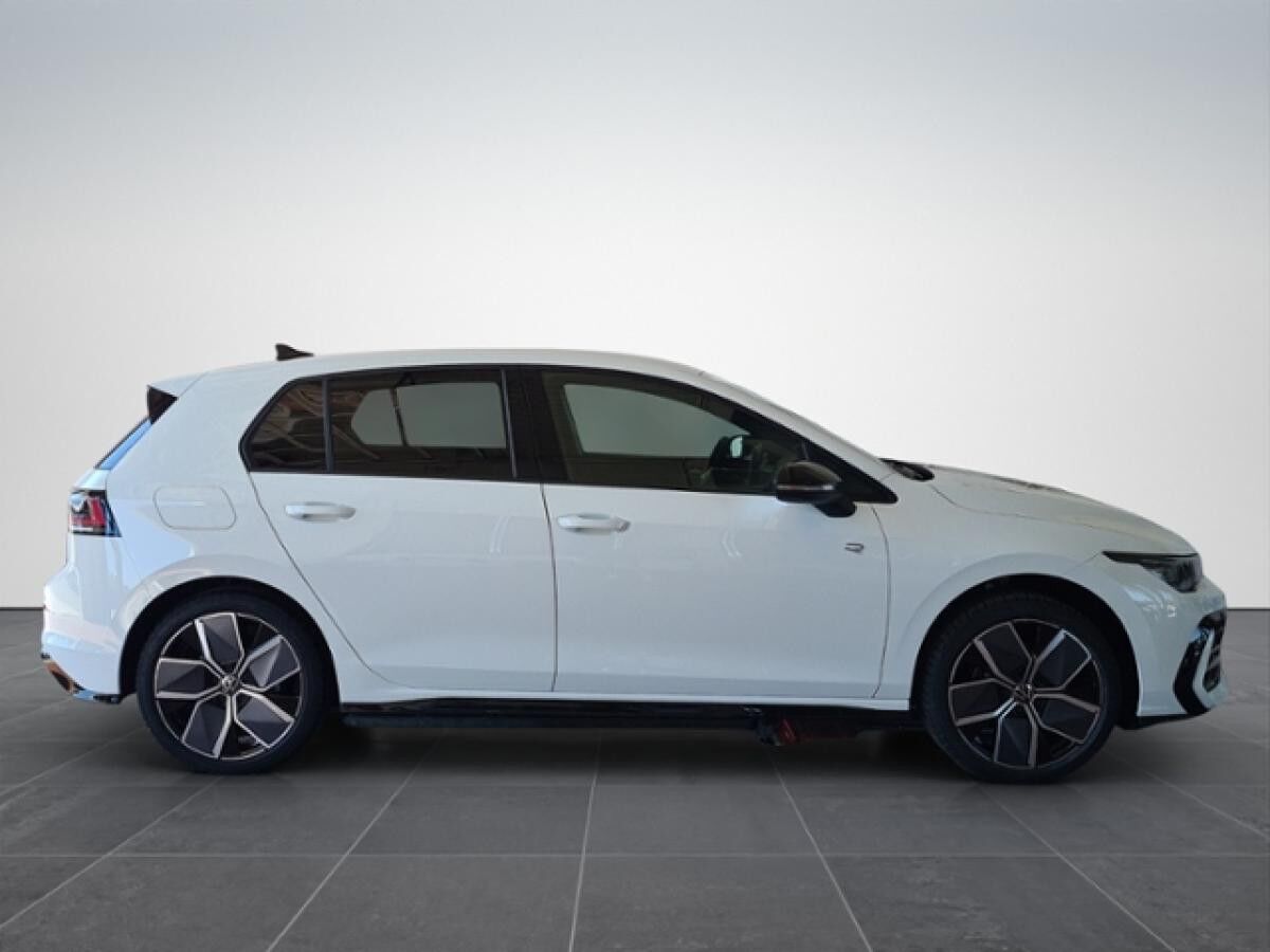 Volkswagen Golf 1.5 eTSI DSG R-Line+BLACKSTYLE+IQLIGHT+NAVI
