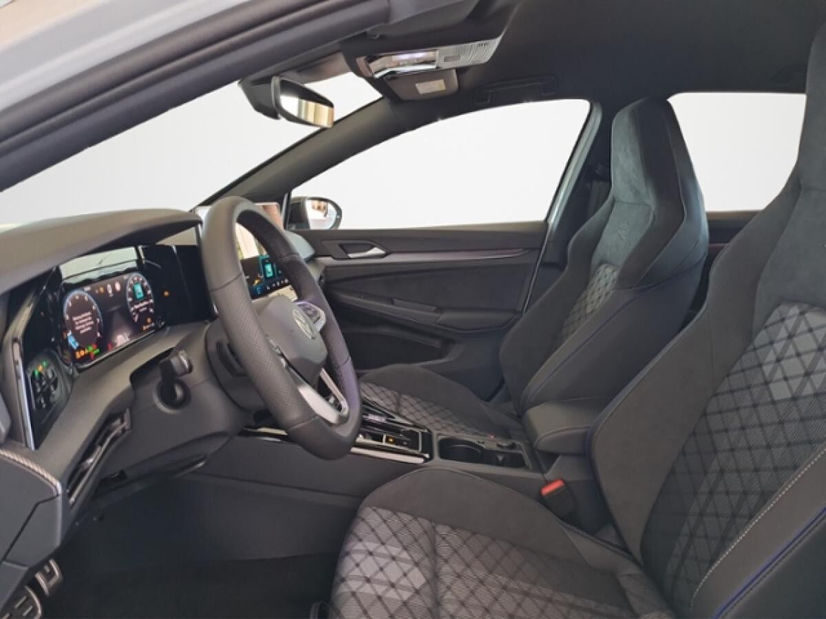 Volkswagen Golf 1.5 eTSI DSG R-Line+BLACKSTYLE+IQLIGHT+NAVI