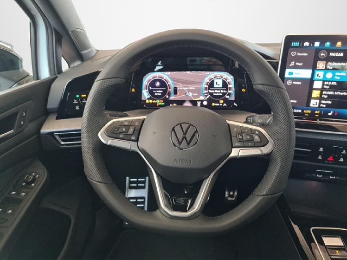 Volkswagen Golf 1.5 eTSI DSG R-Line+BLACKSTYLE+IQLIGHT+NAVI