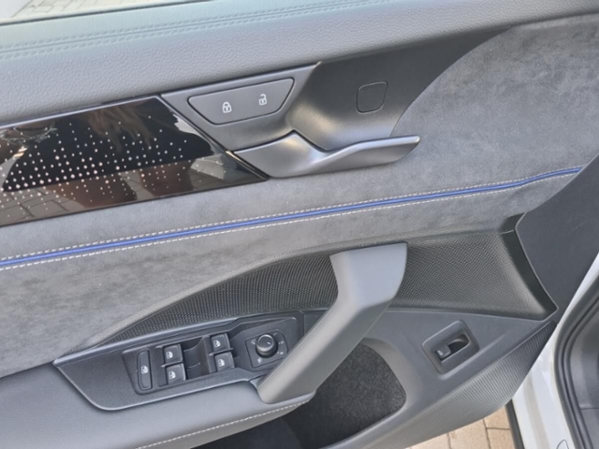 Volkswagen Tayron 2.0 TDI 4Mo DSG R-LINE+AHK+BLACKSTYLE+MAT