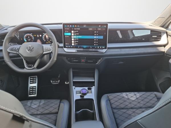 Volkswagen Tayron 2.0 TDI 4Mo DSG R-LINE+AHK+BLACKSTYLE+MAT