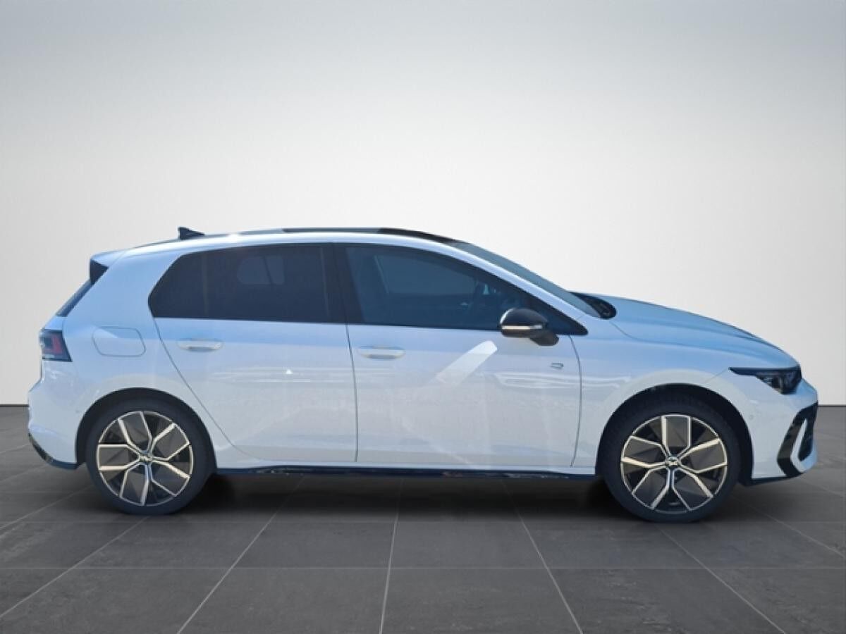 Volkswagen Golf 1.5 eTSI DSG R-Line+WR+BLACKSTYLE+NAVI+HARM