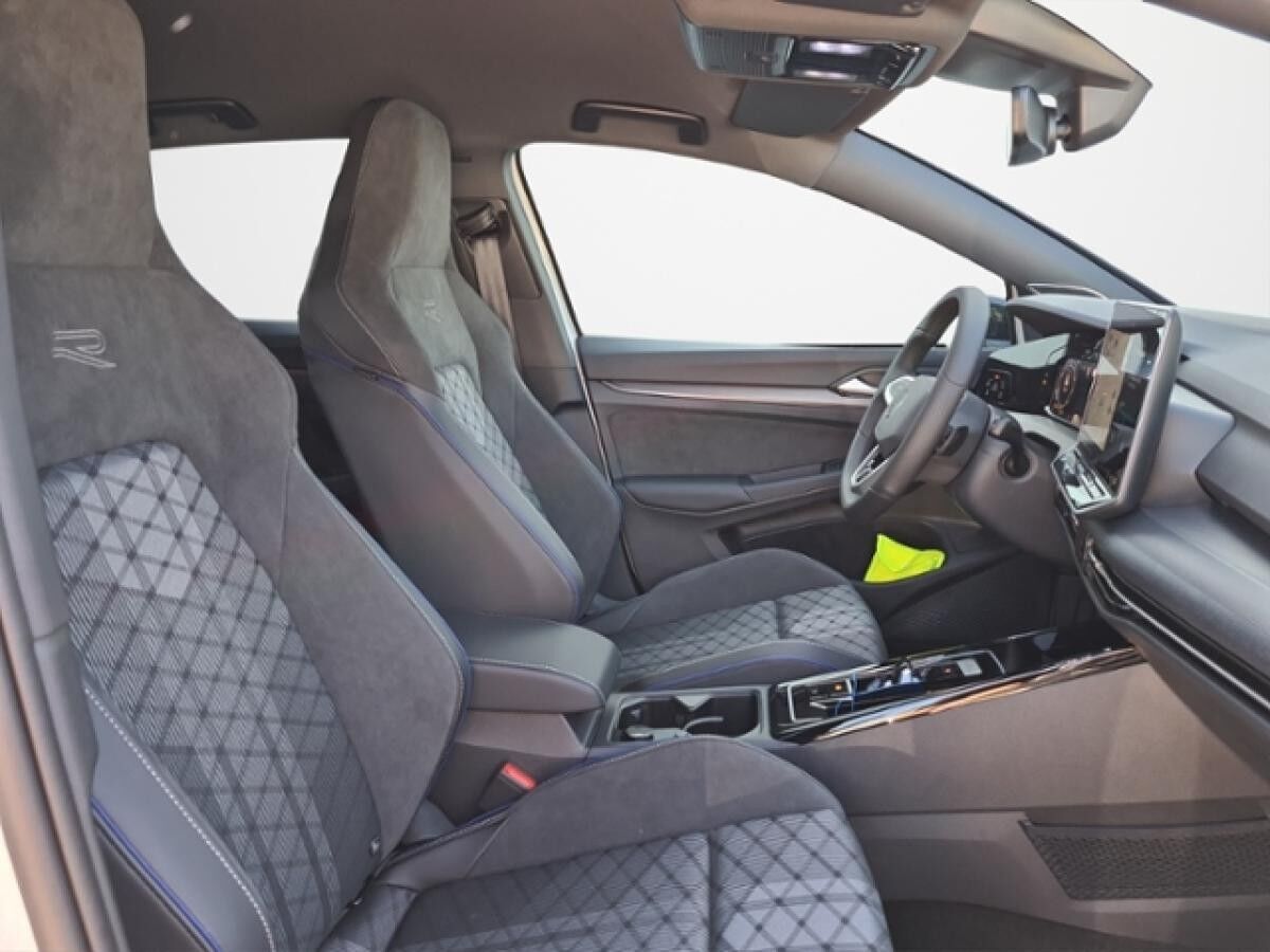 Volkswagen Golf 1.5 eTSI DSG R-Line+WR+BLACKSTYLE+NAVI+HARM