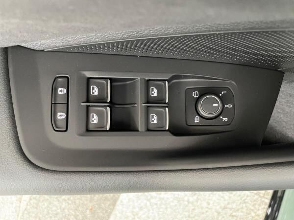 Volkswagen Passat Variant R-Line 2,0 TDI *DSG*Nav*Leder*AHK*Pano*Harman*HuD