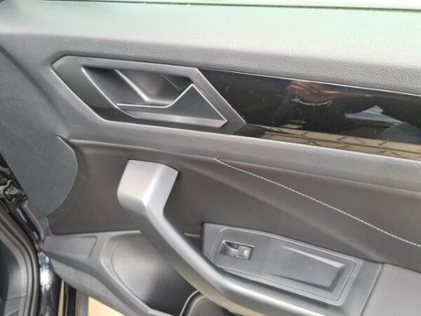 Volkswagen T-Roc 2.0 TDI DSG Style+WR+AHK+PANOD+NAVI+LED+KA