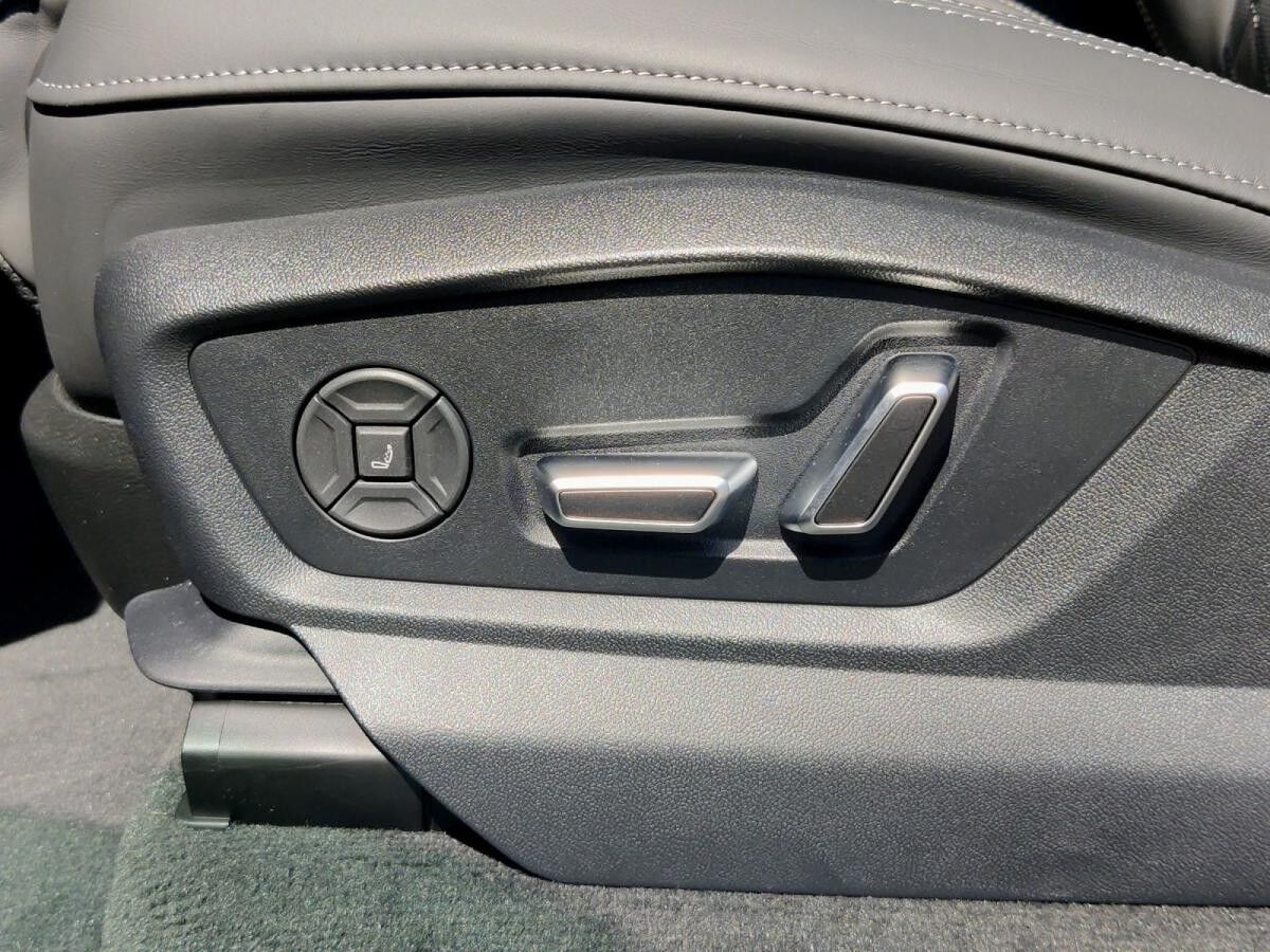 Audi SQ8 SUV TFSI INDIVIDUAL*AHK*Fahrwerk Adv.*Assi+