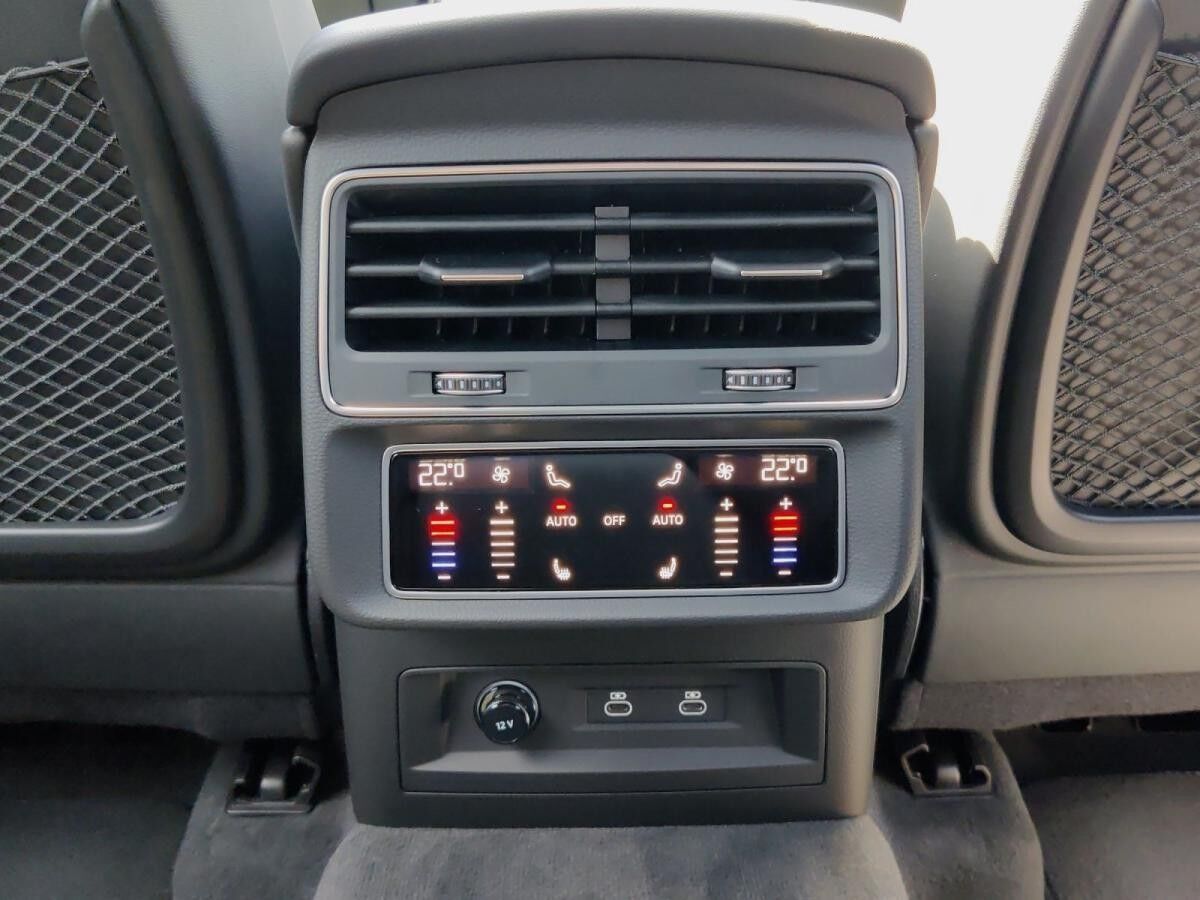 Audi SQ8 SUV TFSI INDIVIDUAL*AHK*Fahrwerk Adv.*Assi+