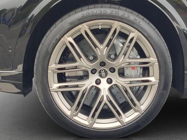 Audi RS Q8 SUV performance Massage*305kmh*FahrwerkAdv