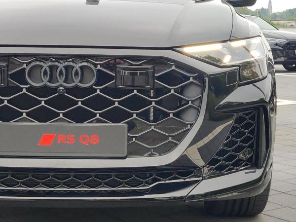Audi RS Q8 SUV performance Massage*305kmh*FahrwerkAdv
