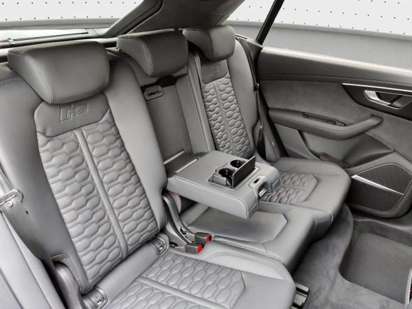 Audi RS Q8 SUV performance Massage*305kmh*FahrwerkAdv