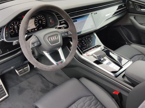 Audi RS Q8 SUV performance Massage*305kmh*FahrwerkAdv