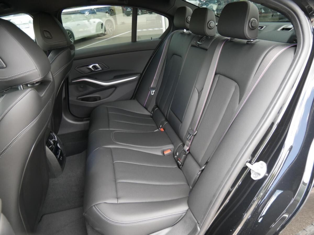 BMW 330 e⚡️Sofort verfügbar🚀  Tageszulassung max. 19900 KM🏎️