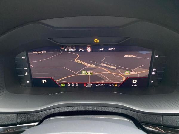 Skoda Karoq 1.5 TSI DSG Sportline ACC MATRIX AHK APP