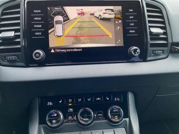 Skoda Karoq 1.5 TSI DSG Sportline ACC MATRIX AHK APP