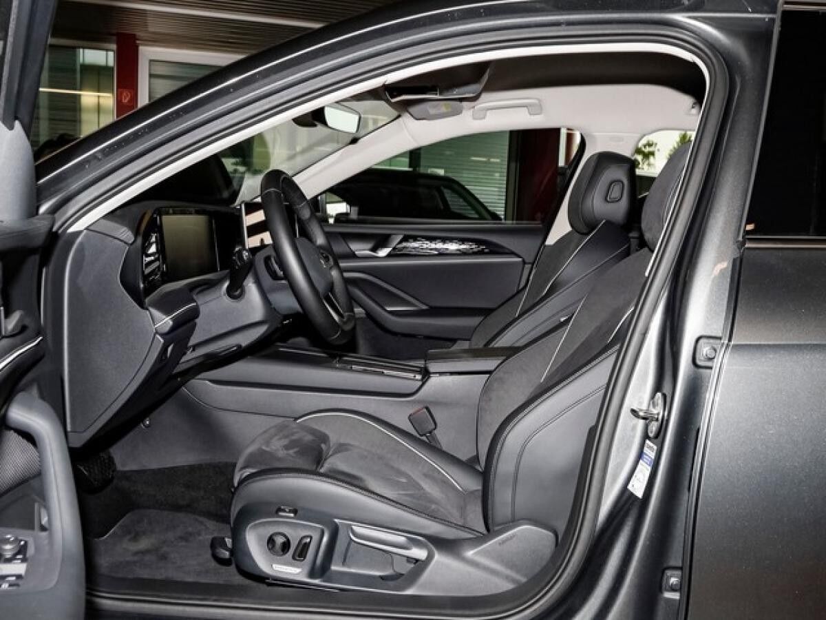 Volkswagen Passat Business 1,5 eTSI DSG Business ACC AreaView AHK LED Navi