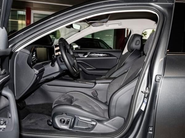 Volkswagen Passat Business 1,5 eTSI DSG Business ACC AreaView AHK LED Navi